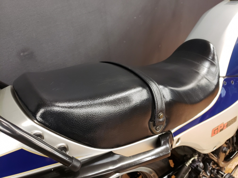 カワサキ GPZ750A1  17