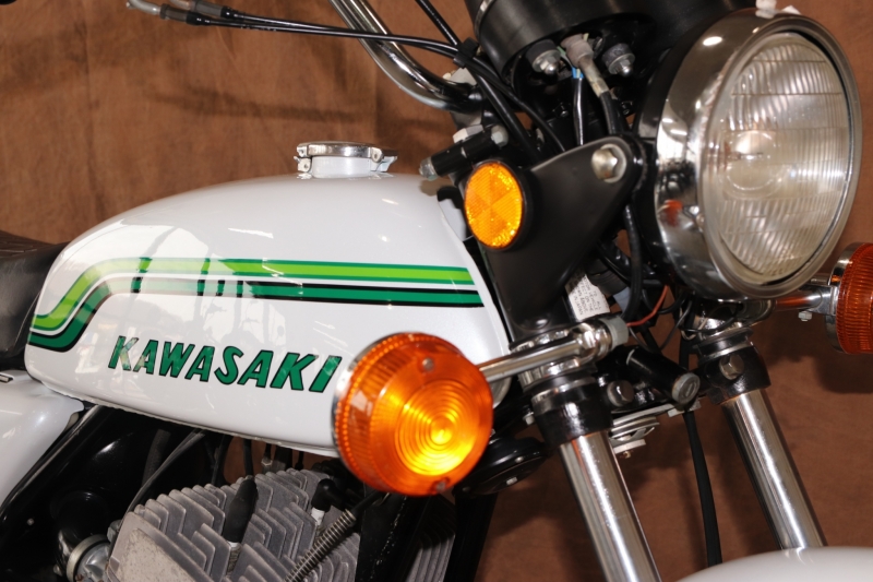 カワサキ 350SS初期 東京本店 パールホワイトレインボー 2