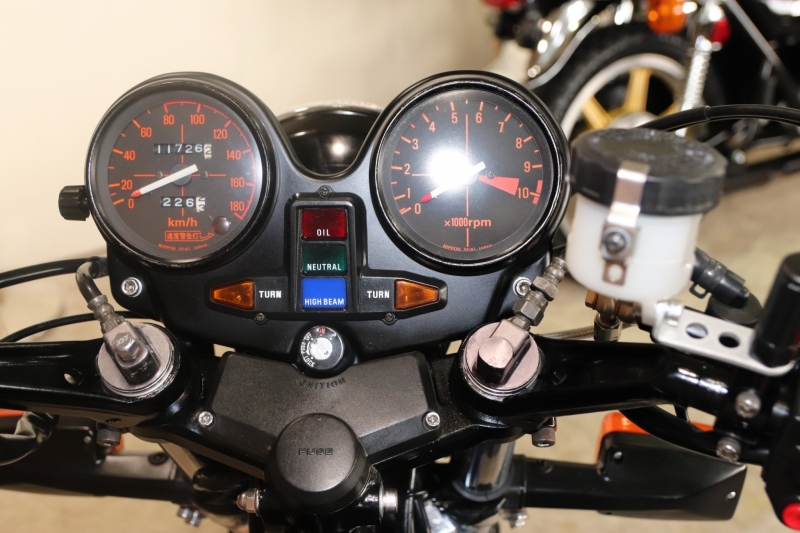 ホンダ CB750FC 東京本店 青/白 OHLINS 8