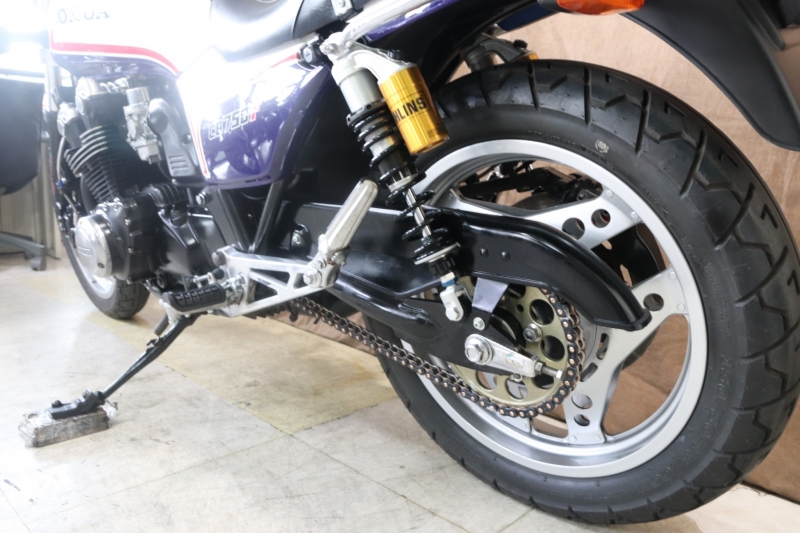 ホンダ CB750FC 東京本店 青/白 OHLINS 17