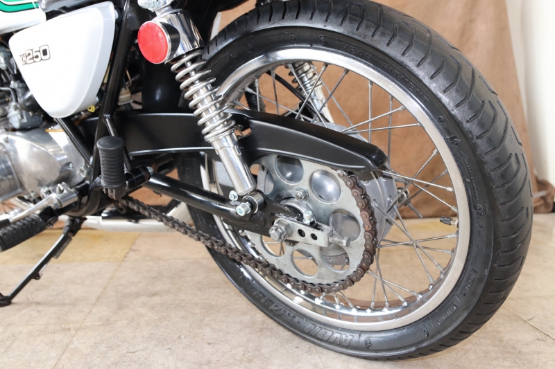 カワサキ KH250(A5) 東京本店 パールホワイトレインボー 18
