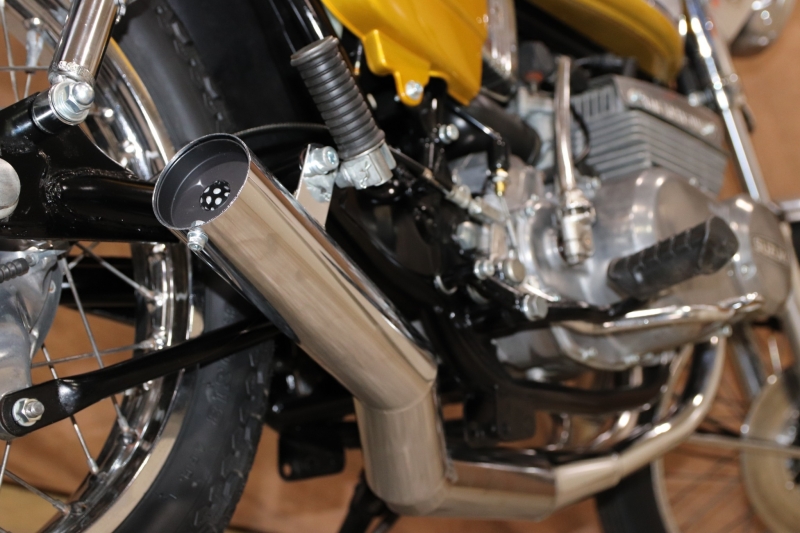 スズキ GT380(B4) 東京本社 AZTEC GOLD 20