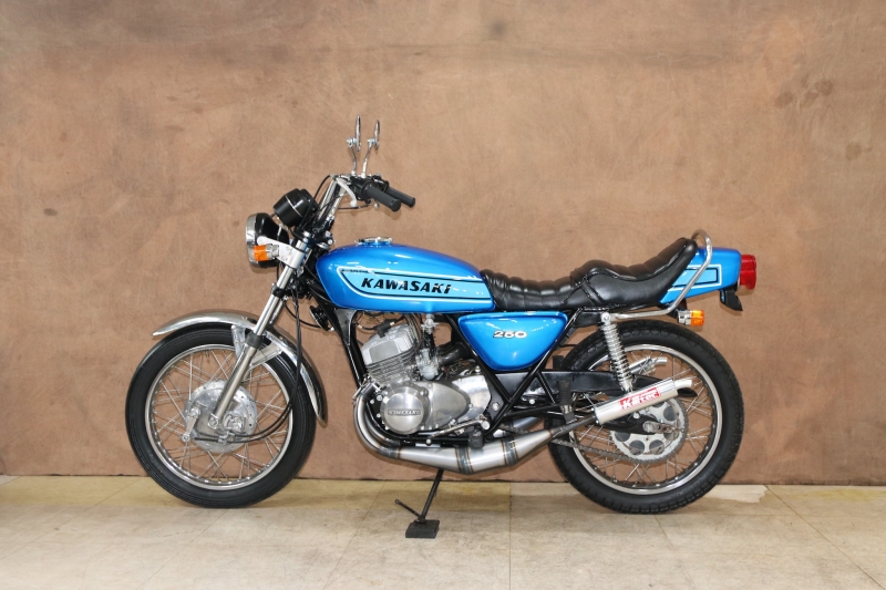 カワサキ 250SS 東京本社 3本チャンバーのMACH-1青刀 11
