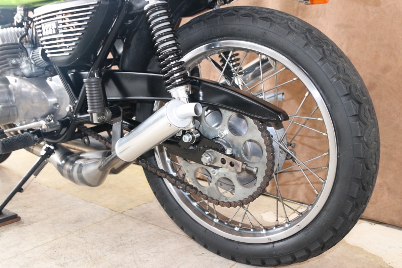 カワサキ 250SS 東京本社 C.ライムの3本チャンバー 16