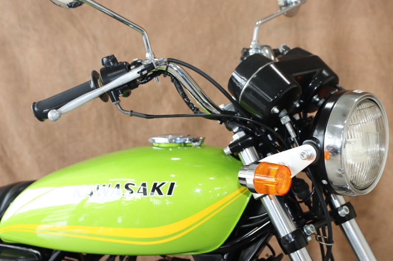 カワサキ 250SS 東京本社 C.ライムの3本チャンバー 2