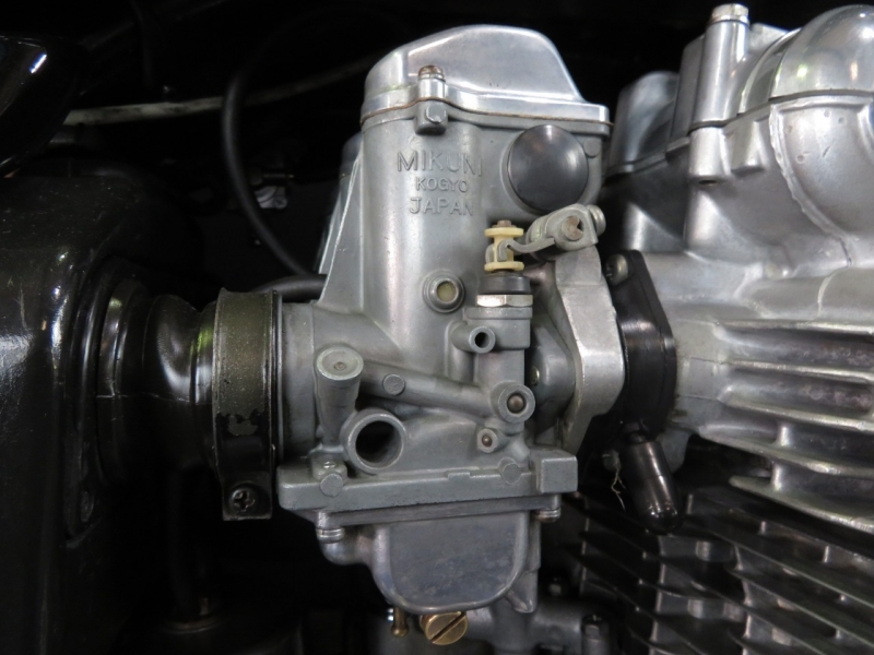 カワサキ KZ1000 リンカーンブラック 拘りのシルバーエンジン 8