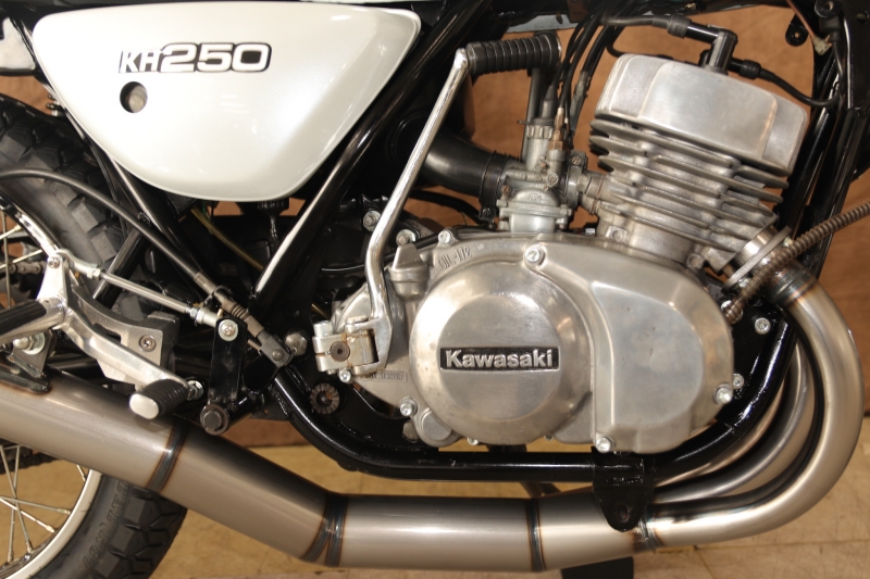 カワサキ KH250 東京本社 パールホワイトR. 19