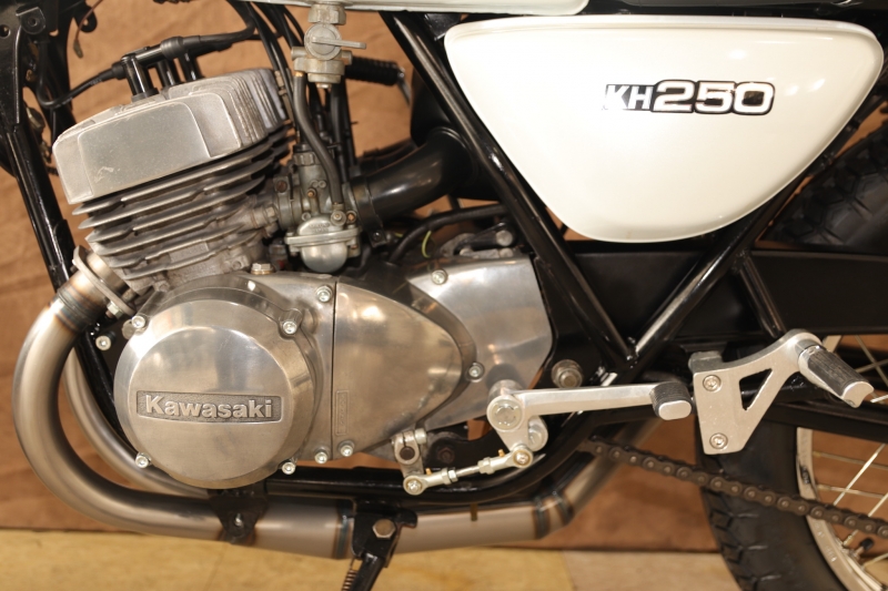 カワサキ KH250 東京本社 パールホワイトR. 12