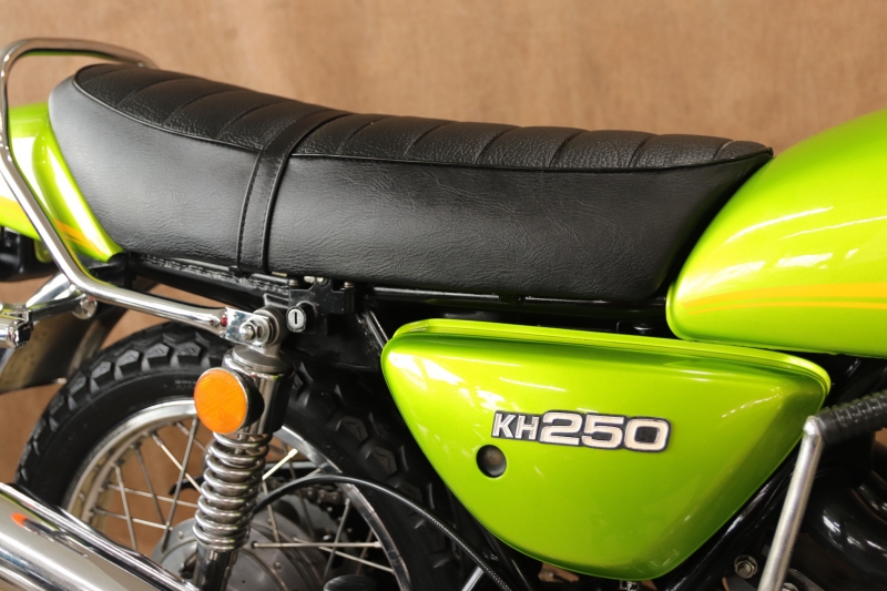 カワサキ KH250 東京本社 国内B3型 C.ライム 3