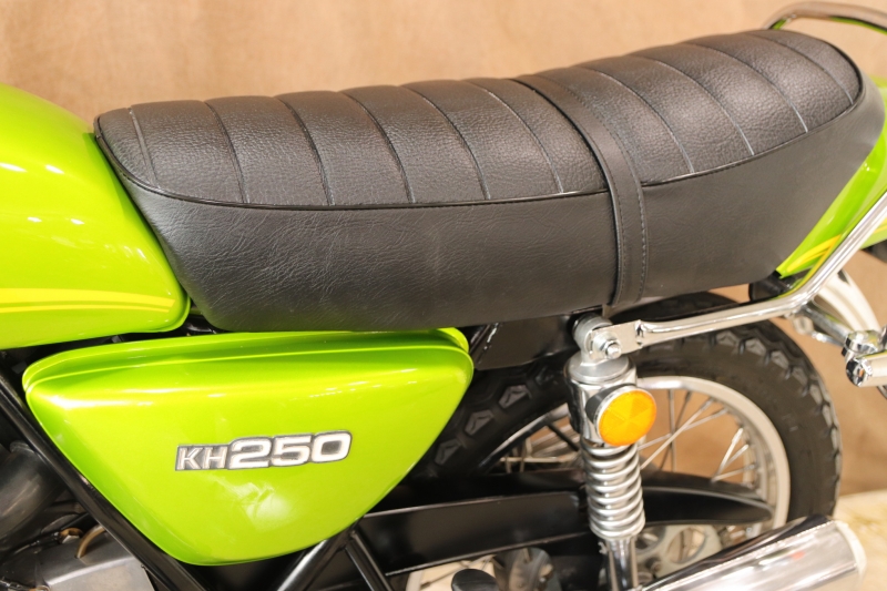 カワサキ KH250 東京本社 国内B3型 C.ライム 13