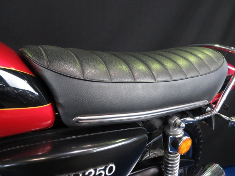 カワサキ KH250 B4  国内 ノーマル 23
