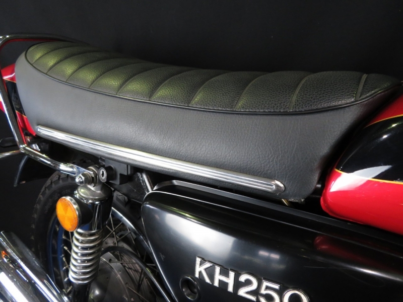 カワサキ KH250 B4  国内 ノーマル 10