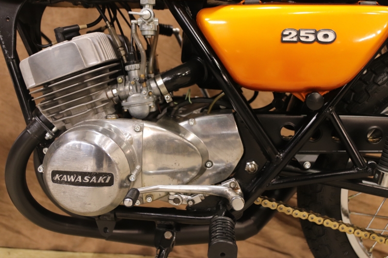カワサキ 250SS(MACH-1) 東京本社 オリジナルGOLD外装 16