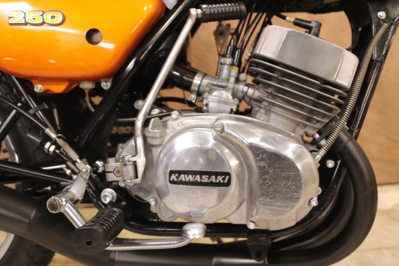 カワサキ 250SS(MACH-1) 東京本社 オリジナルGOLD外装 6