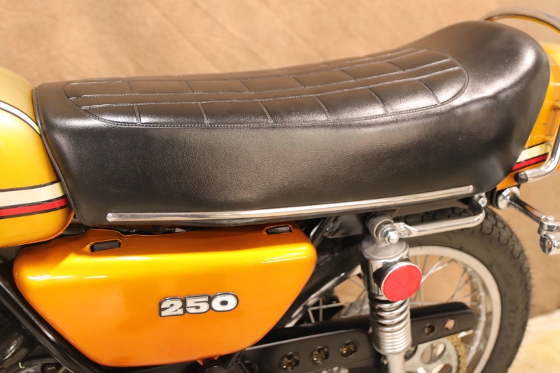 カワサキ 250SS(MACH-1) 東京本社 オリジナルGOLD外装 13