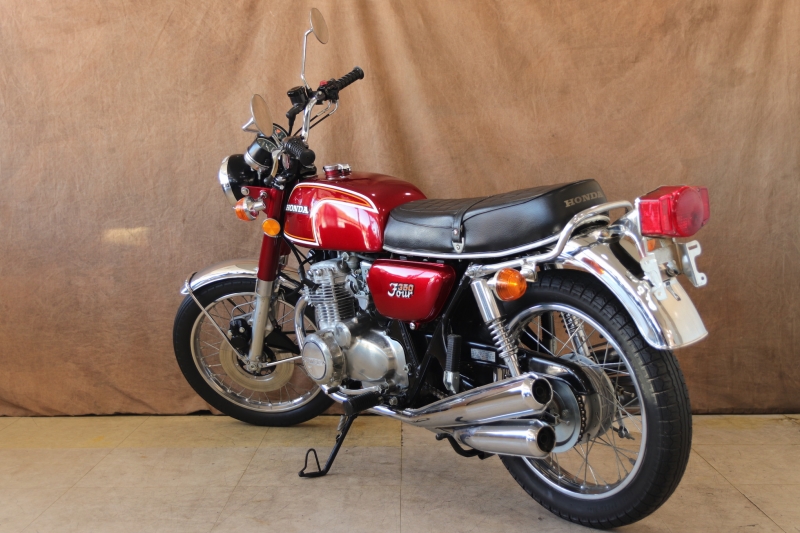 ホンダ CB350Four 東京本社 別格の美車 18