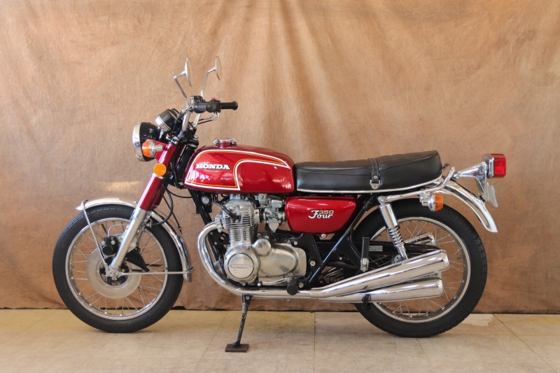 ホンダ CB350Four 東京本社 別格の美車 11
