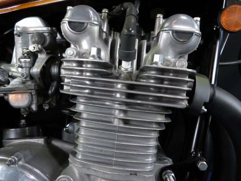 カワサキ KZ900 シルバーエンジン 6