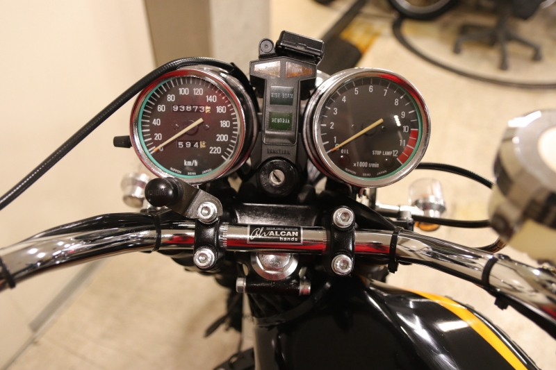 カワサキ Z400FX(E1) 東京本社 Wディスク+UEDAスイングアーム 8