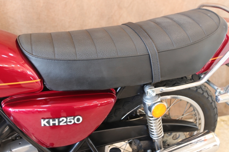 カワサキ KH250 東京本社 国内B2 キャンディーワインR. 14
