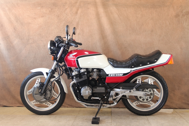 ホンダ CBX550F 東京本社 国内仕様外装 12