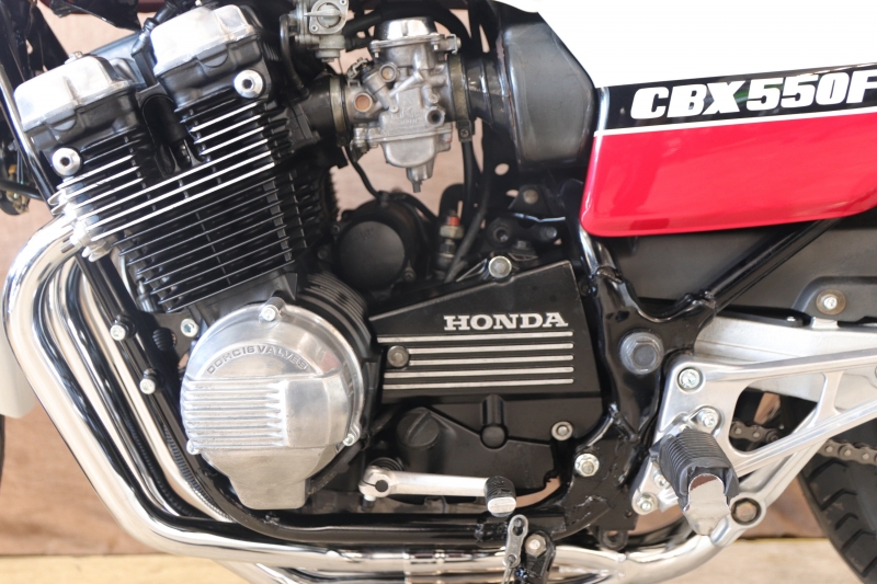 ホンダ CBX550F 東京本社 国内仕様外装 17