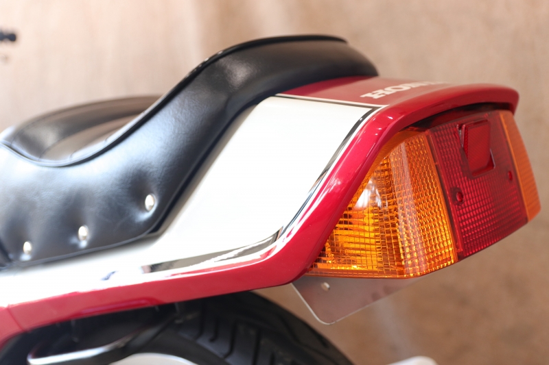 ホンダ CBX550F 東京本社 国内仕様外装 15