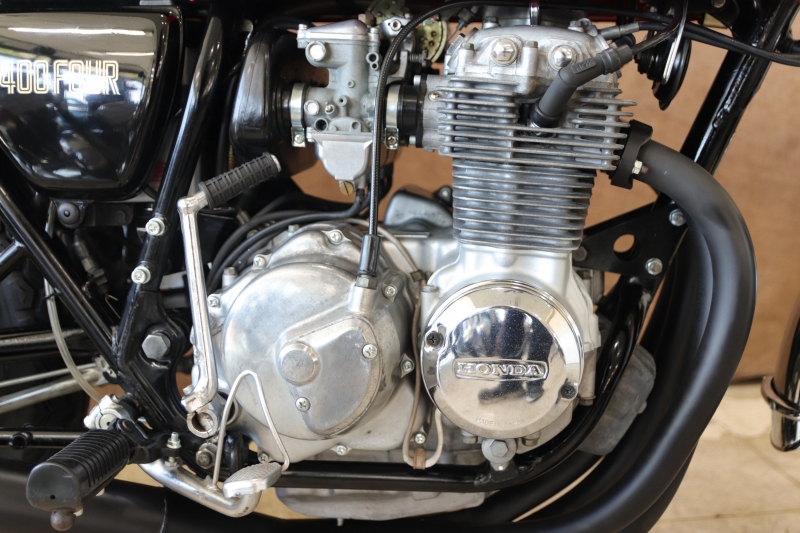 ホンダ CB400Four 赤/黒 ショート管仕様 6