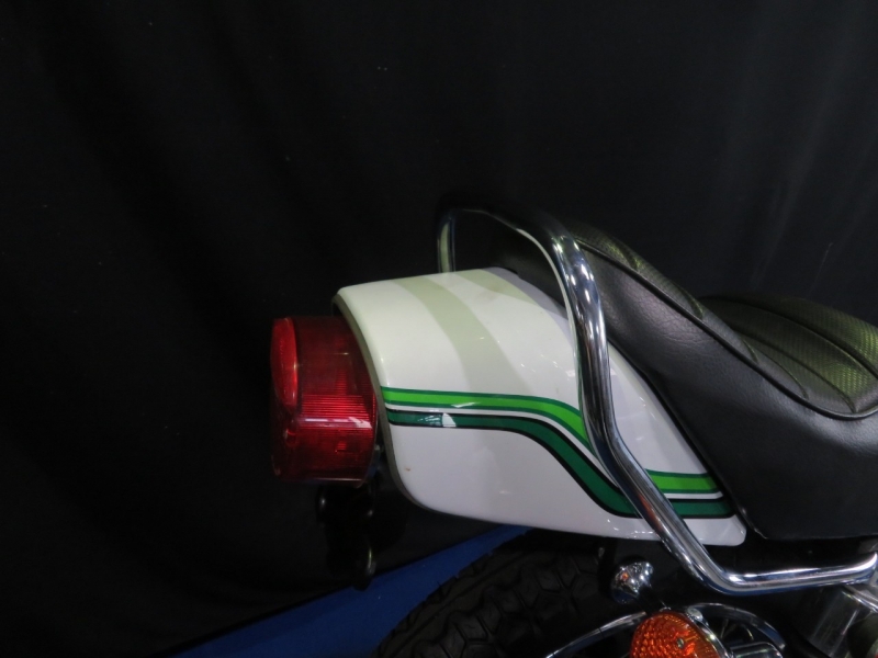 カワサキ 250SS MACH-Ⅰ パールホワイトレインボーx3本チャンバー 11