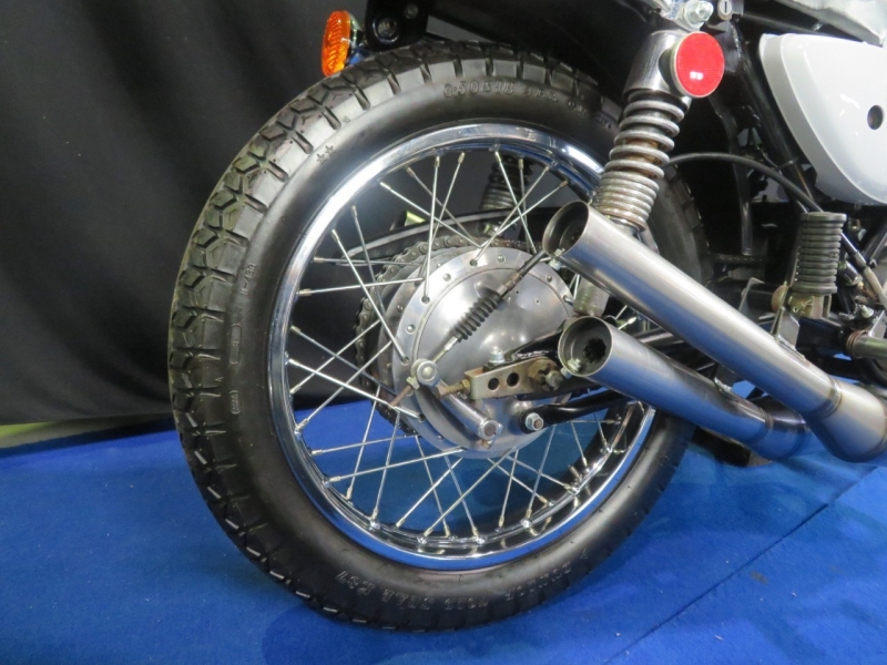 カワサキ 250SS MACH-Ⅰ パールホワイトレインボーx3本チャンバー 12