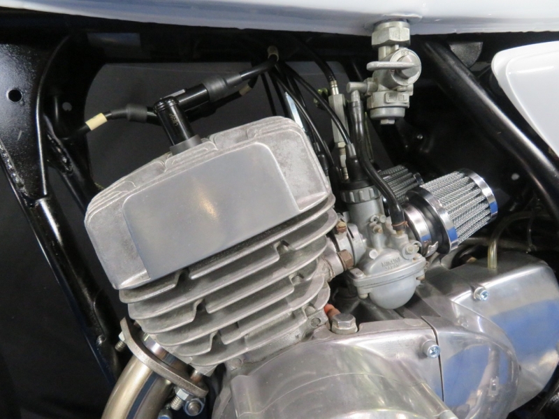 カワサキ 250SS MACH-Ⅰ パールホワイトレインボーx3本チャンバー 20