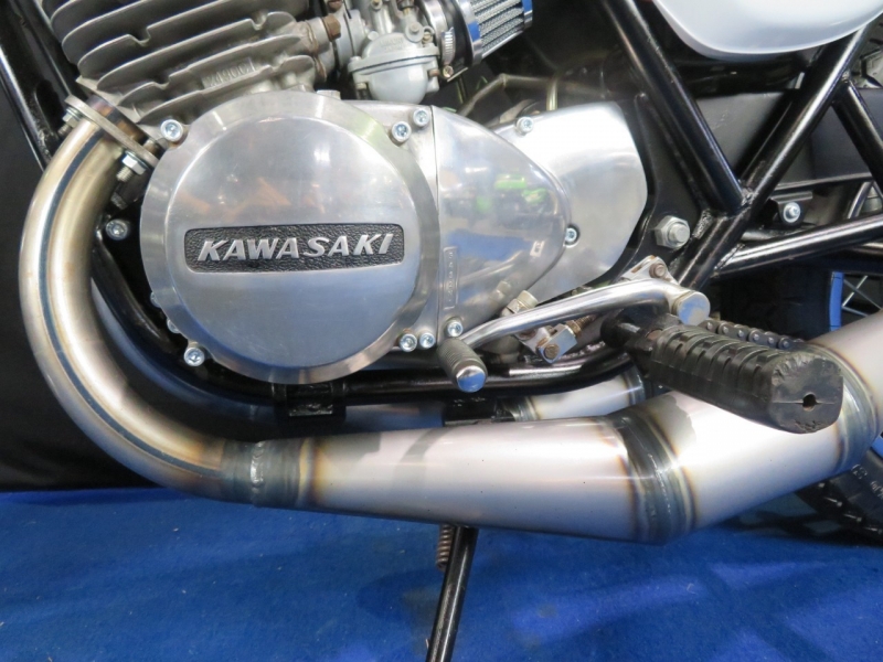 カワサキ 250SS MACH-Ⅰ パールホワイトレインボーx3本チャンバー 22