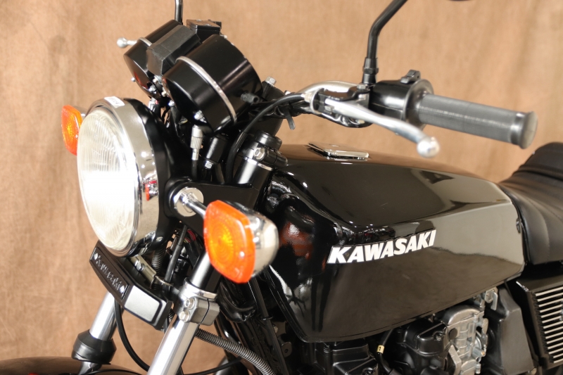 カワサキ KZ550(A1) FXスタイルのBLACK仕様車 11