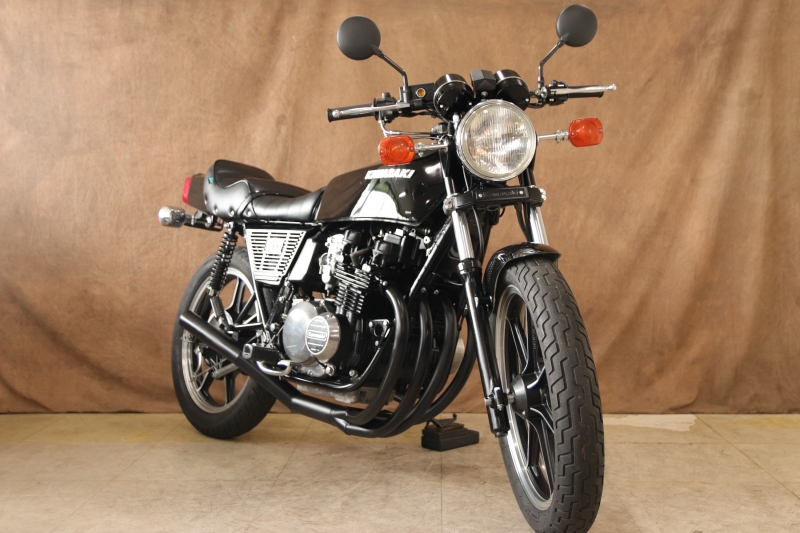 カワサキ KZ550(A1) FXスタイルのBLACK仕様車 10