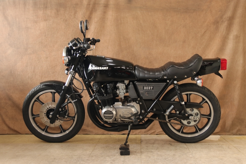 カワサキ KZ550(A1) FXスタイルのBLACK仕様車 12