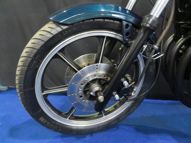 カワサキ KZ550 トリプルディスク 外装ニューペイント FX仕様 17
