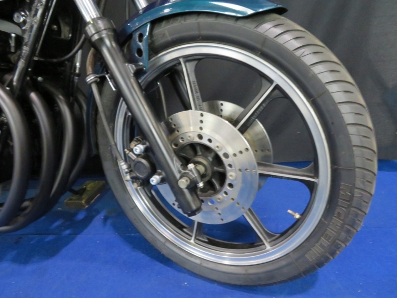 カワサキ KZ550 トリプルディスク 外装ニューペイント FX仕様 4