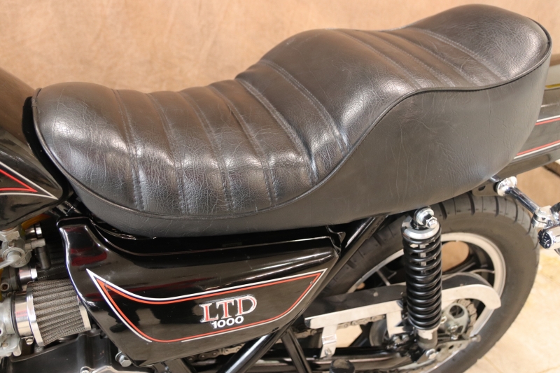 カワサキ KZ1000LTD(B4) MK-Ⅱ同エンジンのB4 13