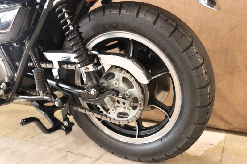 カワサキ KZ1000LTD(B4) MK-Ⅱ同エンジンのB4 17