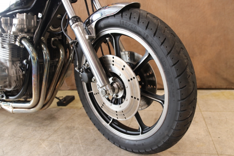 カワサキ KZ1000LTD(B4) MK-Ⅱ同エンジンのB4 5