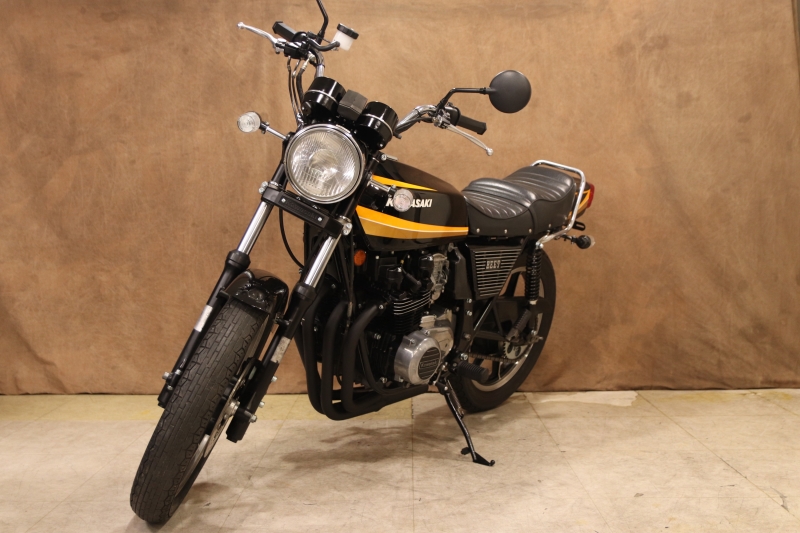 カワサキ KZ550 TIGERカラー BLACKエンジン 10