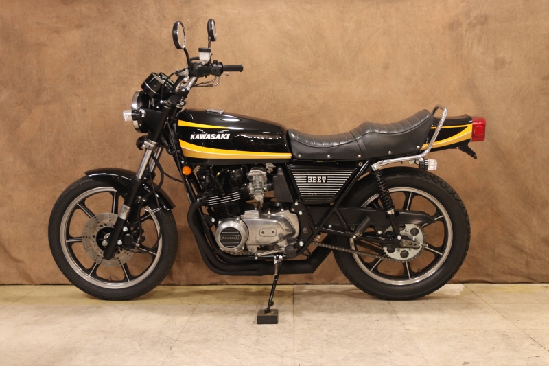 カワサキ KZ550 TIGERカラー BLACKエンジン 11