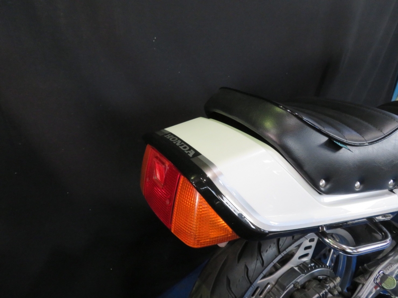 ホンダ CBX550F カスタムカラー  バックステップ アルフィン 12