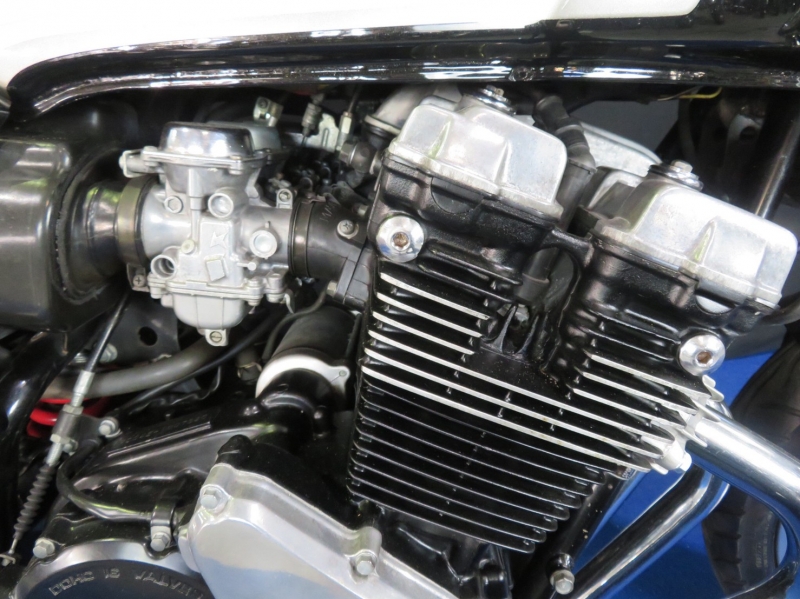 ホンダ CBX550F カスタムカラー  バックステップ アルフィン 6