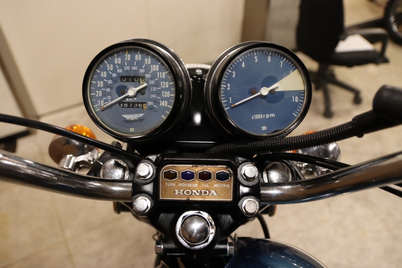 ホンダ CB750Four(K5) プラネットブルーメタリック 8