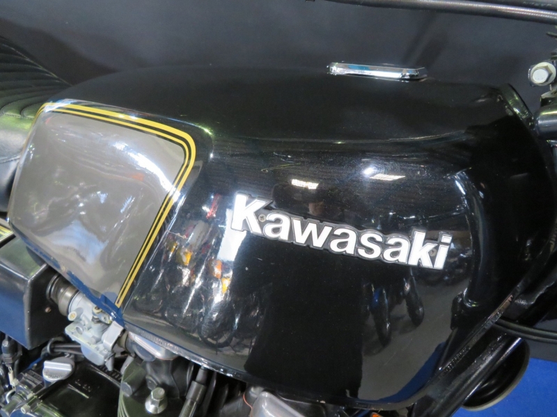 カワサキ KZ1000ST(E1) BLACK PEARL/METALIC CLAYSTONE 10
