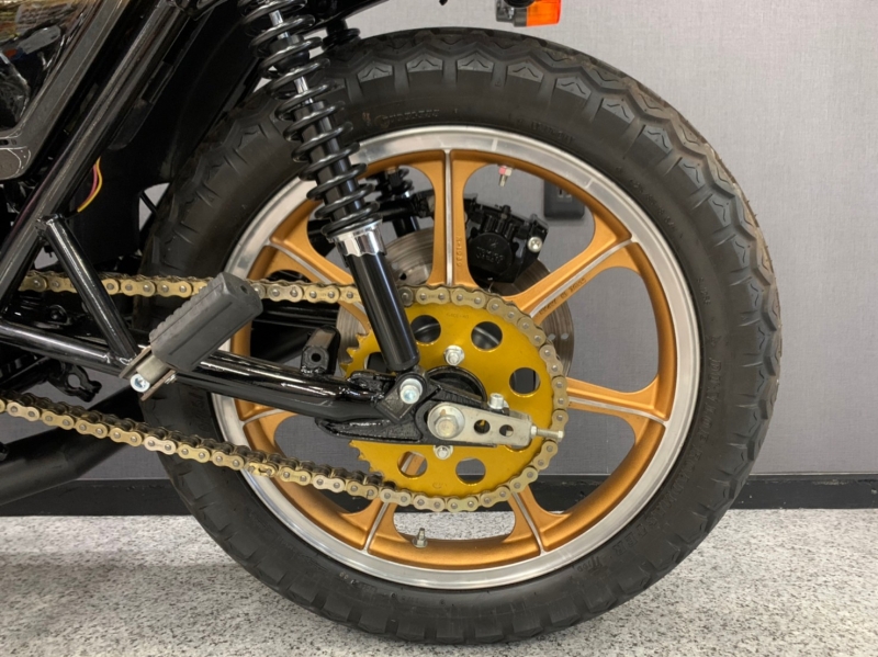 カワサキ Z400FX(E1)GOLDスペシャル 17