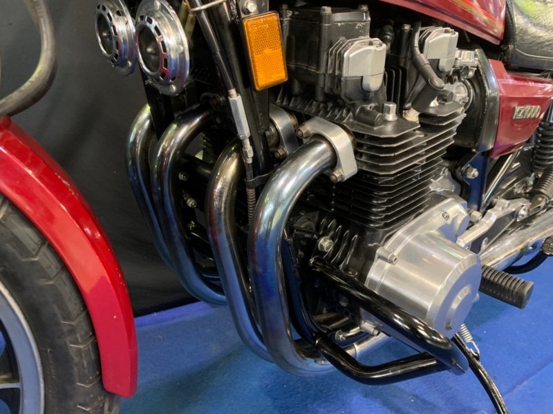 カワサキ Z1000J (J1) 国内新規 ルミナスルビーR. 18