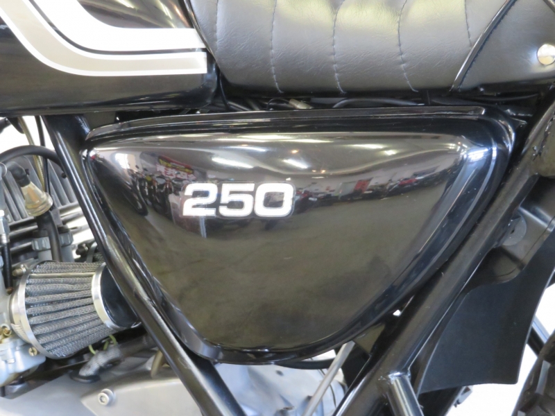 カワサキ 250SS BlackRainbow 三本チャンバー 4