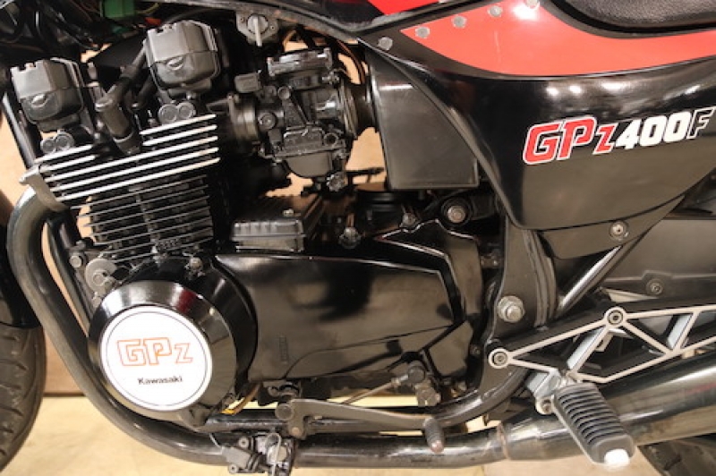カワサキ GPz400F ノーマル車 16